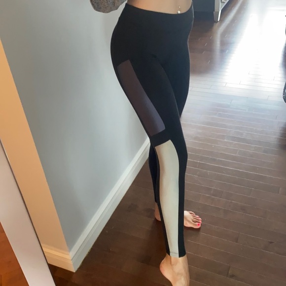 Nesh Leggings - Picture 1 of 2